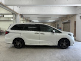 『両側電動スライドドア』 スーパーなどでの狭い駐車場でも乗り降りが楽々♪お子様が隣の車にドアを当ててしまう心配もございません!小さなお子様連れの方もこれで安心