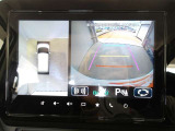 バックモニター付きで慣れない駐車場や車庫入れをサポートします。