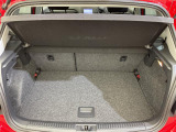 【トランク】積み込みやすくて、たっぷり積める荷室です。シートアレンジできるものは、乗車人数と荷物の量や大きさによってシートを動かすことができるので、より快適なドライブが可能です!