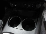 インパネにドリンクホルダーを配置☆飲みたい時にパッと取れる最適な場所に配置♪