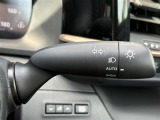 【オートライト(AUTO)】外の明るさをシステムが感知して、自動でヘッドライトが点灯します!ヘッドライトをつけ忘れを防ぐ便利機能です。