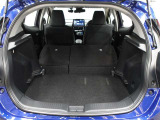リヤシートを両方倒せば大きな荷物も車載可能です♪