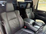 1列目のシートのお写真になります!!運転席は多少の使用感は御座いますが、汚れや傷等はほぼ御座いません!助手席側も気になる傷等はほぼ御座いません!!