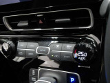車内の温度管理に便利なオートエアコン☆