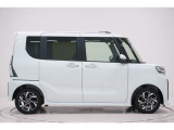 県内13店舗にて常時500台以上ダイハツ車を展示中です。見て、触って、納得のいく一台をぜひ見つけてください。
