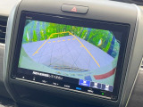 【バックカメラ】駐車時に後方がリアルタイム映像で確認できます。大型商業施設や立体駐車場での駐車時や、夜間のバック時に大活躍!運転スキルに関わらず、今や必須となった装備のひとつです!