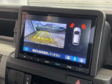 カラービジョンとガイドラインで見やすいバックモニターと障害物センサーで車庫入れも楽ちんです♪