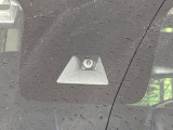 【三菱e-Assist】走行中に前方の車両等を認識し、衝突しそうな時は警報とブレーキで衝突回避と被害軽減をアシスト。より安全にドライブをお楽しみいただけます。