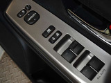 電動格納式ドアミラー・パワーウインドウを装備しています。