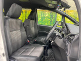 運転席シート廻りは使用感も少なく、良好な状態となっています。前オーナー様が丁寧に使っていたことがよくわかりますね。