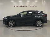 【まるごとクリーニング】シートを取り外し、車内を徹底洗浄。隅々まで丁寧に仕上げています。