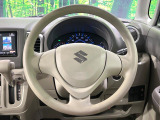 インテリアに合わせたデザインのステアリングは、運転される方のことも考え、運転しやすい形状、大きさです。是非一度、実際に触ってお確かめください。