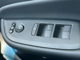 運転席窓操作部スイッチの画像です。
