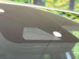 【トヨタセーフティセンス】走行中に前方の車両等を認識し、衝突しそうな時は警報とブレーキで衝突回避と被害軽減をアシスト。より安全にドライブをお楽しみいただけます。