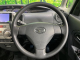 インテリアに合わせたデザインのステアリングは、運転される方のことも考え、運転しやすい形状、大きさです。是非一度、実際に触ってお確かめください。