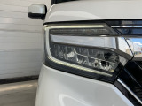 明るくて長寿命のLEDヘッドライト採用