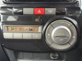 【 オートエアコン 】車内温度を感知して自動で温度調整をしてくれるのでいつでも快適な車内空間を創り上げます。 //