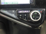 オートエアコン装着車です^^温度設定をすれば、自動で快適な空調に・・・^^★