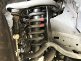 お車を安心してお乗りいただく為には、足回りの定期点検が欠かせません。サービスサポート(有償保証)では無料点検もご提供しており、安心のカーライフをお過ごしいただけるサポート体制が整っています。