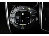 運転席と助手席、それぞれ温度調節ができ、オールシーズン快適なオートエアコンとなっております!