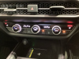 フロント両席にはシートヒーターが付いています!寒い日に便利な装備ですね。