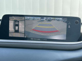 見えない部分の危険察知をサポートする360&deg;ビュー・モニター付!バック駐車も安心ですね♪