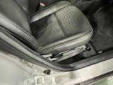 痛みの出やすい運転席シートの角、フロアマット、座面、ともに良好です