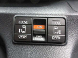 運転席からもスイッチ1つでリヤドアを開閉する事ができます。