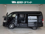 スライドドアは両側手動式です。