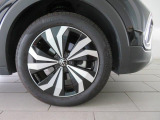 タイヤサイズは205/55R17です