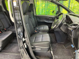 運転席シート廻りは使用感も少なく、良好な状態となっています。丁寧に使われていたことがよくわかりますね。