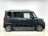ドアは約90度に開くので荷物も積み込みやすく、乗り降りもしやすい♪ アウトドアで楽しく快適に過ごせる工夫がいっぱいです♪♪