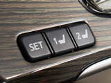 車両の良さを感じて頂けるような綺麗なお写真を沢山登録しておりますので、是非スワイプして次頁もご覧下さい!