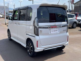 新潟市方面よりお車でお越しの際は、新新バイパス新発田インターから国道7号線、村上方面約2km左手側です。緑とピンクのガスタンクが目印です。_