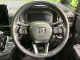 【純正革巻きステアリング】上質な革を使用することで、手にしっかり馴染みとても運転しやすいハンドルです♪