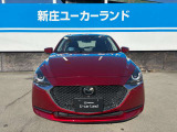 つぶらな瞳のヘッドライトは、見つめるだけで心が弾みます。Round headlights look like cute eyes and make you happy.