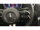 メモリー付きパワーシートが装備されている車両はシートの位置・ドアミラーの角度・ハンドルの位置を3名まで記憶出来ます。