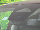 【ホンダセンシング】走行中に前方の車両等を認識し、衝突しそうな時は警報とブレーキで衝突回避と被害軽減をアシスト。より安全にドライブをお楽しみいただけます。