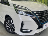 【LEDヘッドライト】悪天候や夜間走行時も良好な視界を確保し安心して運転できる高輝度LEDヘッドライトを装備!点灯速度が早く、消費電力も抑えられています。