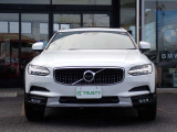 BMW在庫保有台数常時100台以上!ご来店の際はBMW本店(厚木市下荻野140-1)にご来店ください!弊社自慢の全天候型ショールーム!BMW在庫保有台数常時100台以上ございます!