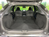 【パワーバックドア】スマートキーや運転席のボタンを押すだけでリアゲートが自動で開閉します!荷物を持っている時や、高い位置にあるバックドアを閉める際に便利な機能です♪