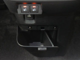 運転席・助手席シートヒーター付です。寒い日のお出かけも楽しくなります。アクセサリーソケットもあります。