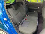 後部座席も気になるようなキズ・汚れやへたり等、大きなダメージはなく、良好な状態です。