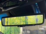 【デジタルインナーミラー】後席の大きな荷物や同乗者で後方が確認しづらい時でも安心!カメラが撮影した車両後方の映像をルームミラー内に表示。クリアな視界で状況の確認が可能です!