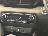 オートエアコンで車内も快適です。冬や雨の日の室内の結露防止等コンディションに加えて、冷え過ぎ、暖め過ぎに因る燃費を悪化を防ぎます