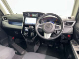 運転席まわりです。 各操作スイッチは使いやすい位置に配置されてます。