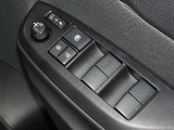 電動格納式ドアミラー・パワーウインドウを装備しています。