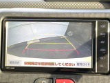 【バックカメラ】駐車時に後方がリアルタイム映像で確認できます。大型商業施設や立体駐車場での駐車時や、夜間のバック時に大活躍!運転スキルに関わらず、今や必須となった装備のひとつです!