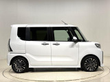 ドアは約90度に開くので荷物も積み込みやすく、乗り降りもしやすい♪ ロングドライブも快適に過ごせる工夫がいっぱいです♪♪