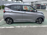 カラーはお手入れも安心シルバーです